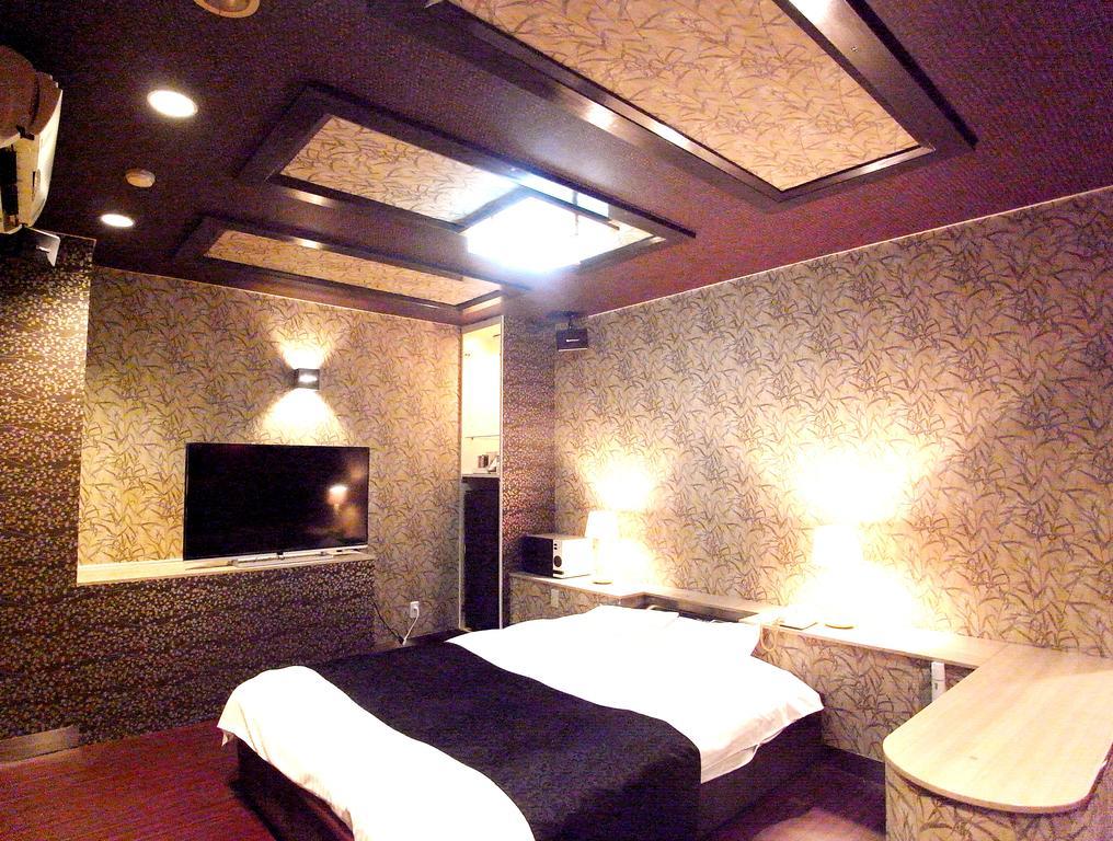ホテル暴れ狸の鬼袋姫路駅前店 男塾ホテルグループ (Adults Only) Himeji Quarto foto